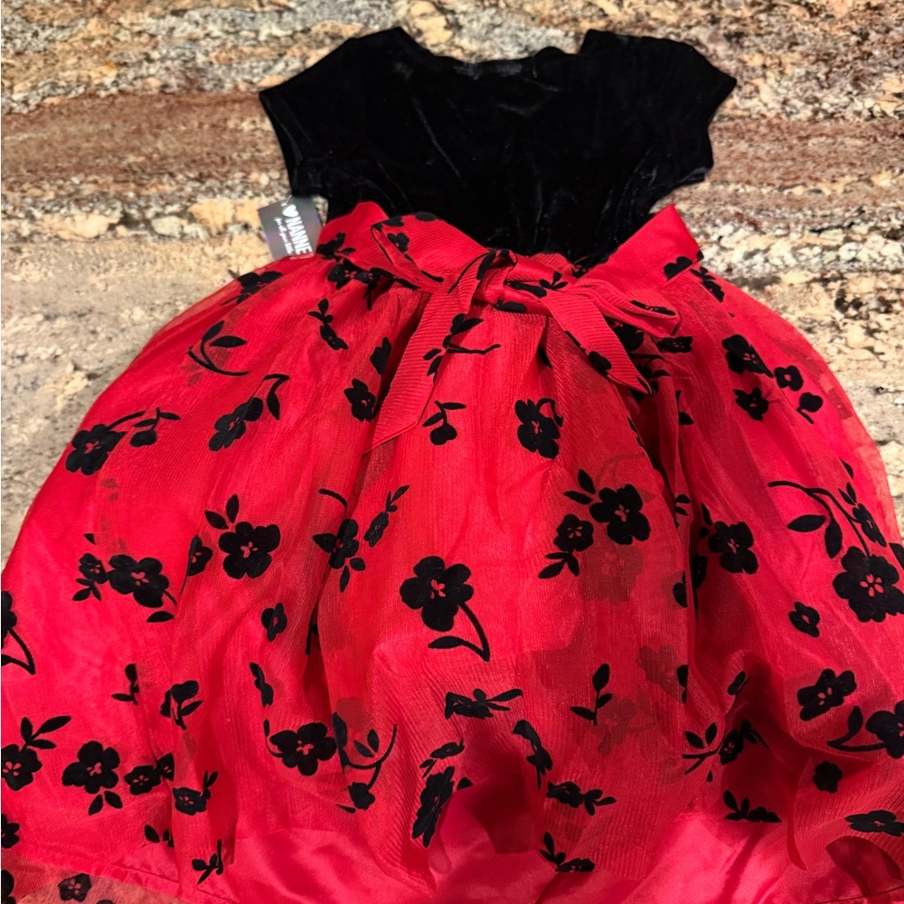 Perfect dress for Lil Miss Valentine ❤️ Or any occasion.